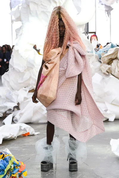 Look 25